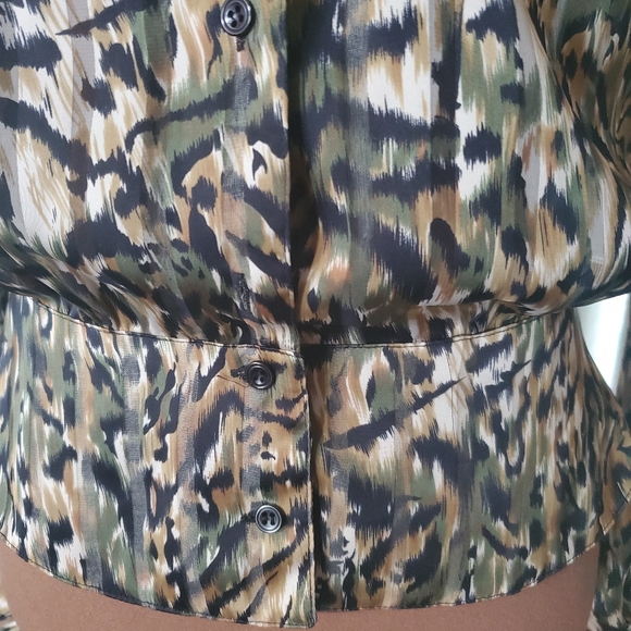 Nicola Camouflage Animal print silky blouse - Picture 3 of 8